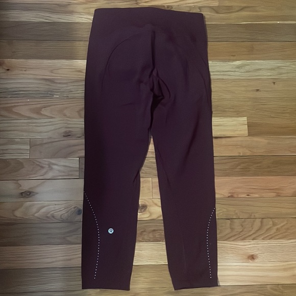 Lululemon cropped Maroon leggings - Picture 3 of 4